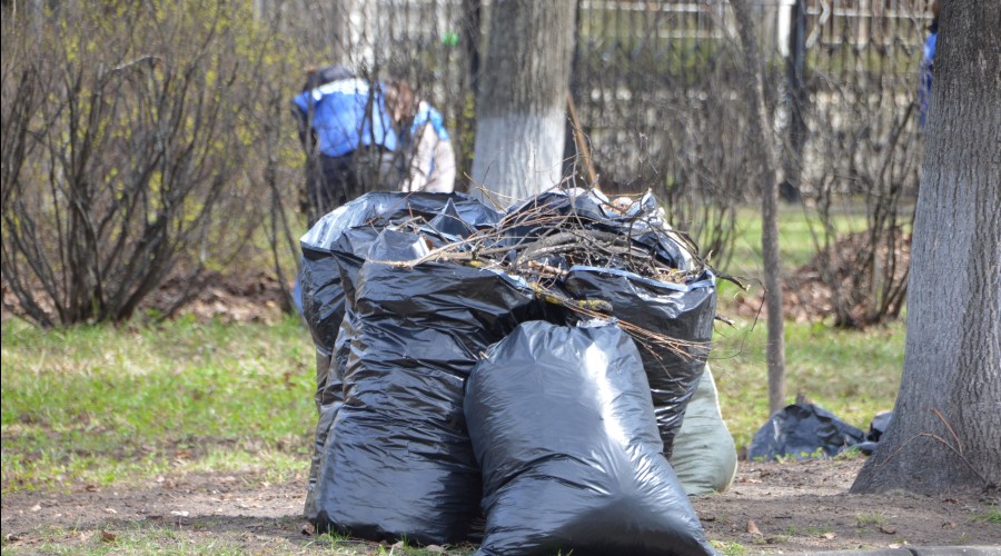 Красноярцы за день убрали 7000 кубометров мусора