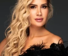 «Уголь грузила». 38-летняя сибирячка участвует в конкурсе Миссис Вселенная