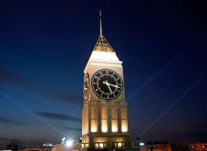 Главные часы Красноярска сменили мелодию в честь Дня народного единства 