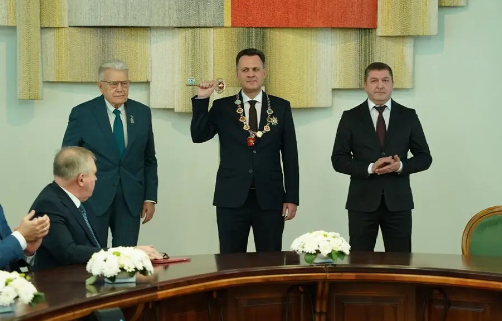 Сегодня, 25.12.2025, в Красноярске состоялось официальное вступление в должность нового мэра города – Сергея Верещагина